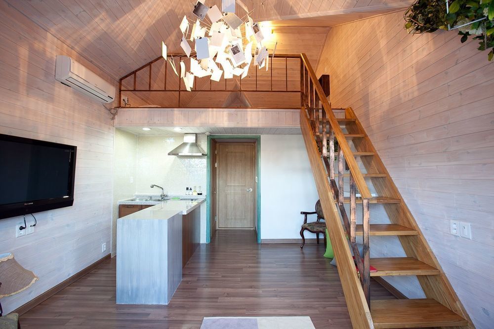 Albescent Poolvilla